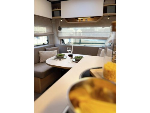 LMC Style 440 D model 2027, French bed photo: 43