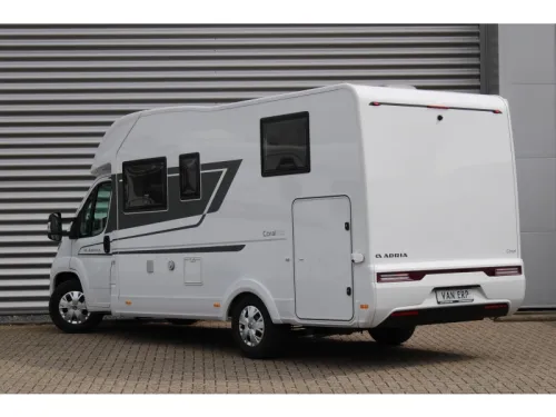 Adria Coral 600 SL 140PS L&auml;ngsbetten Garage Foto: 3