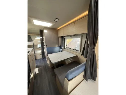 Weinsberg CaraLife 470 QDK BUNK BED-AIR CONDITIONING-LIGHTWEIGHT photo: 2