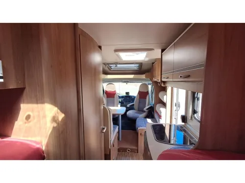 B&uuml;rstner Travel Van T 620 1st owner / NL camper photo: 6