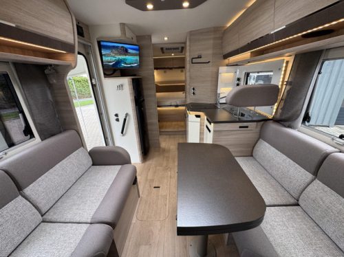 RAPIDO 896 F Automatik - Queensize-Bett Foto: 8