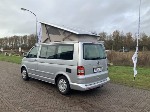 VW Westfalia California 2.5 TDi 130 HP, 5 Seats, 4 Berths, Electric pop-top roof / side door, Year of manufacture 2006 Motorhome Centrum On the Road at the Noorderringweg 4 in Marum. photo: 22