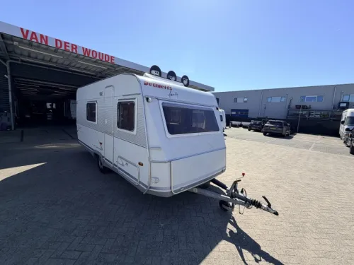 Dethleffs Family 490 TK Family Caravan with awning photo: 0