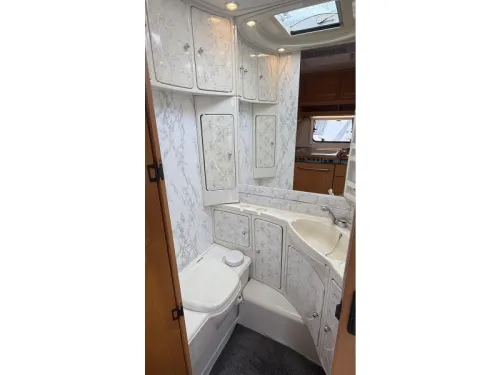 LMC Ambassador 530 Einzelbetten Rundsitzgruppe Foto: 4