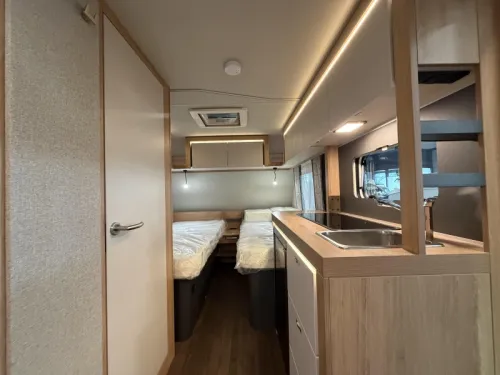 Knaus Sport 460 EU single beds / dinette photo: 10