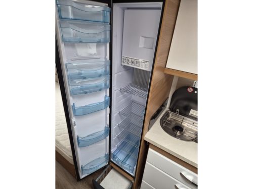 Hobby De Luxe 495 UL Einzelbetten-Mover-Airco Foto: 8