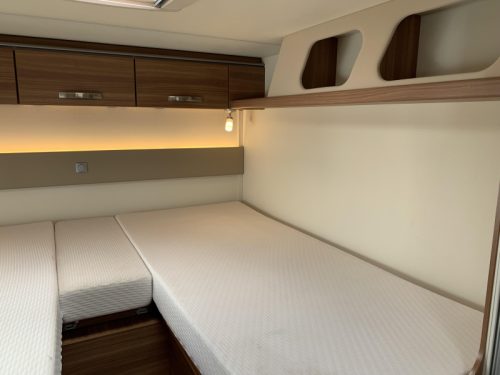 Weinsberg CaraSuite 700 ME - 5 Personen .- Automatik Foto: 12