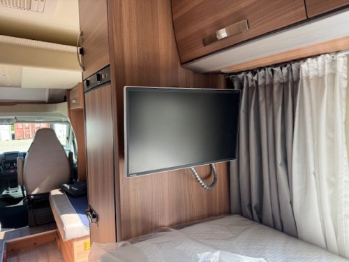 Weinsberg CaraSuite 650 MF Level system photo: 16