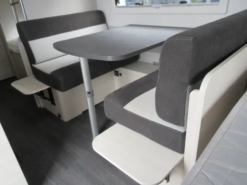 Caravelair Artica 496 MOVER AIRCO AWNING photo: 2