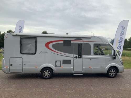 B&uuml;rstner Aviano 727 2.3 AUTOMATIC 150 HP integral, Engine air conditioning, Queen bed, ground floor, side seating group Year 2012 Camper centrum on the road photo: 32