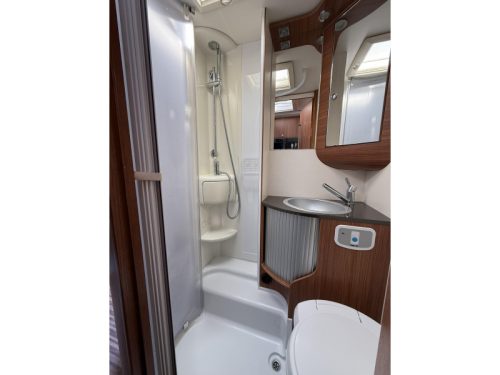 Adria Matrix 680 SP Spacious seating! photo: 18