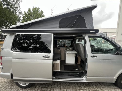 VOLKSWAGEN TRANSPORTER WESTFALIA BUILT-IN POP-TOP ROOF 1ST OWNER photo: 3