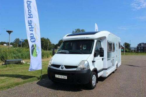 Knaus Sun Ti 700 Meg, Querbett, Garage, drehbare Vordersitze, Halbdinette, Sitzbank. Bj. 2008 Marum (Groningen) Foto: 1