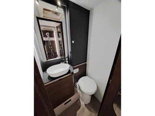 Adria Coral MB Supreme 670 DL photo: 14