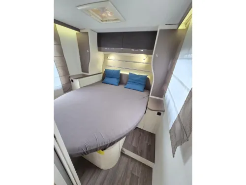 Chausson Welcome 728 EB Pop-top roof Queensbed Automatic  photo: 19