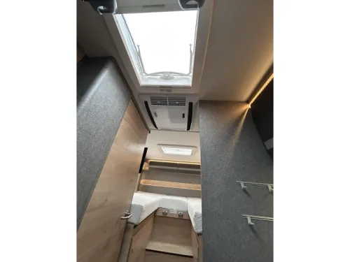 Dethleffs Just Go T 7055 EB Automatic and drop-down bed photo: 16