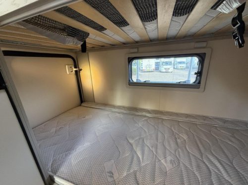 Rimor Seal 9 Alcove with 7 berths family camper photo: 14
