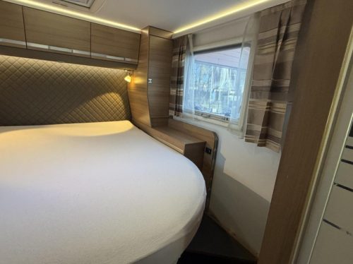 Adria Coral S 670SC French bed Awning Maxxfan Flat screen photo: 20