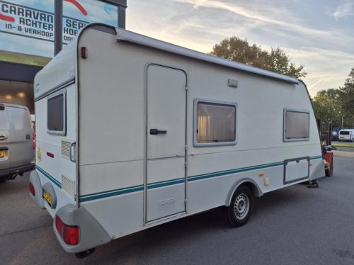 Eifelland 490 Holiday, 2nd owner with cassette awning and side wall photo: 1