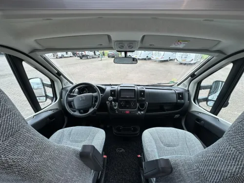 Dethleffs Trend 6717 165 HP length bed photo: 8