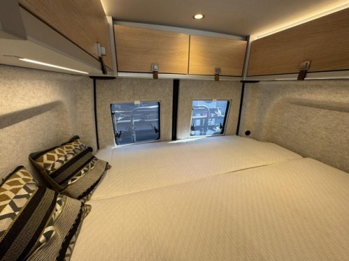 Hymer Grand Canyon S 4X4 190HP Leather Pop-top roof Delta Towbar Awning photo: 20