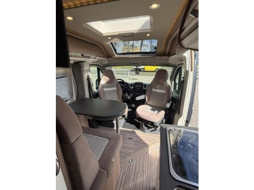 Carthago 640 LE Charming GT Autom&aacute;tico Camas Individuales Panel Solar Suspensi&oacute;n Neum&aacute;tica foto: 13