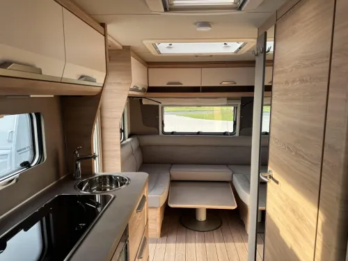 Knaus Sudwind Black Selection 500 EU single beds / dinette photo: 5