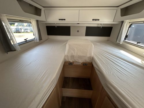 Sunlight T 68 Adventure Edition + Air conditioning & Pop-top roof photo: 2