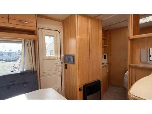 Fendt Saphir 470 TF French bed dinette toilet photo: 9