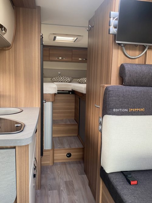 Weinsberg Pepper 600 Peugeot 163 HP, Semi-integrated, 2 Length-beds, Garage, Aut. dish / LCD Camper Centrum On the Road at Noorderringweg 4 in Marum. photo: 29