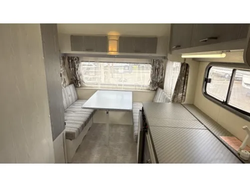 Home-Car Confort 42 2x Sitzgruppe Toilettenraum Foto: 10