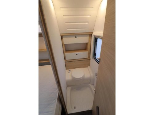 Fendt Apero 465 SFB French bed /Thule awning photo: 14