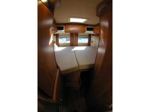 Carthago Malibu 600 Automatic, Transverse bed. photo: 13