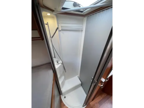 Hymer B678 Einzelbetten Hubdach  Foto: 17