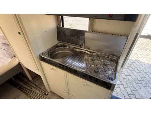 Dethleffs Camper 440 T asiento de tren cama fija aseo foto: 7