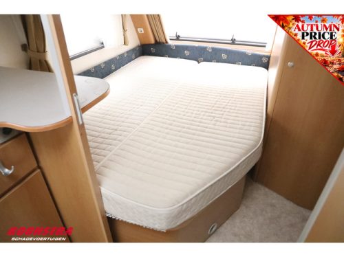 Kip Navigator 44 TDB Mover Radio Central kitchen Single beds Heater photo: 22