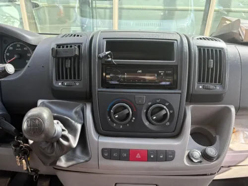 Adria Mobil Twin 160PK,Airco,Festbett  Foto: 19