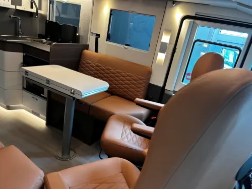 Adria Sonic Supreme 700 DL Automatik 180 PS Foto: 15