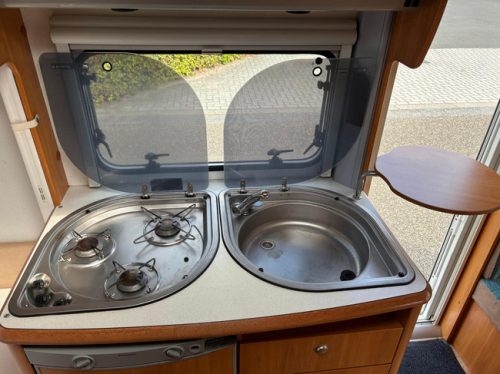 HOME-CAR 526h Racer 470 UE | 2 Single beds | Fully automatic mover | Bicycle carrier | Cassette awning | 3-Burner gas stove photo: 13