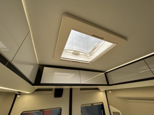 Adria Twin Supreme 600 SPB Anh&auml;ngerkupplung, Markise, Kamera  Foto: 19