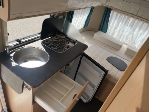 Eriba Touring Triton 430 60 Edition Awning/mover photo: 4