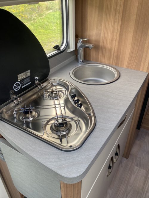 Weinsberg Pepper 600 Peugeot 163 HP, Semi-integrated, 2 Length-beds, Garage, Aut. dish / LCD Camper Centrum On the Road at Noorderringweg 4 in Marum. photo: 16