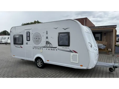 LMC Musica 470 D French bed dinette toilet photo: 0