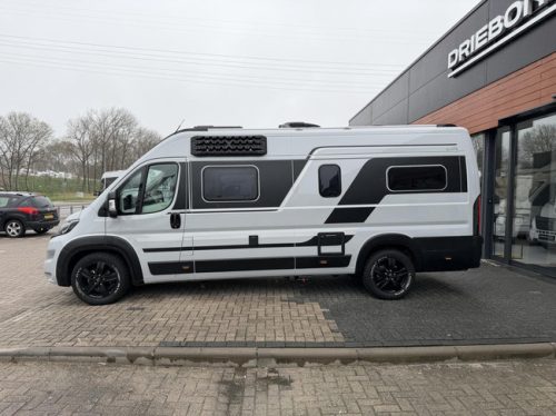 Adria Twin Supreme 640 SGX Solarpanel Skyroof Markise LED TV Foto: 5