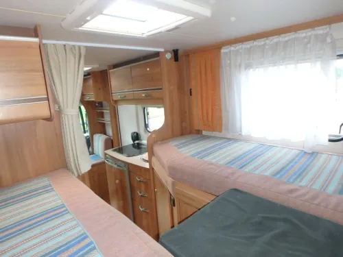 B&uuml;rstner Travel Van 620 T photo: 22