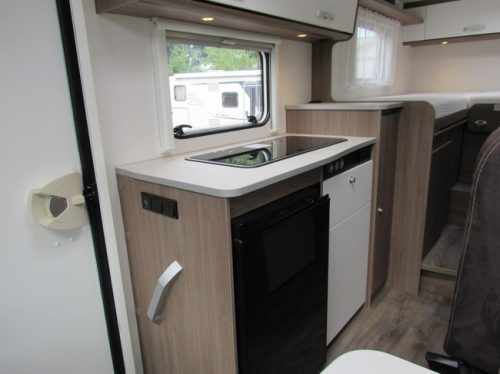 Carado V337 Pro Black Semi-integrated Single Beds  bj2024 photo: 9