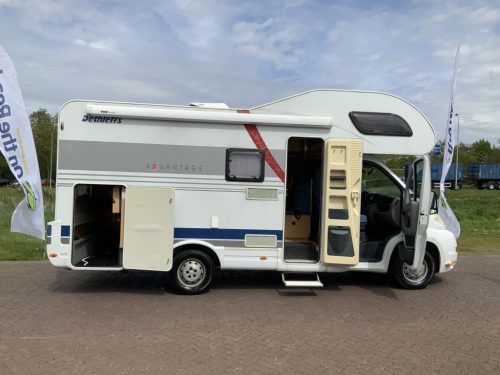 Detlheffs A 5881 Fiat 2.3 130 HP, Alcove, Bunk bed, 5 seats and 6 berths, Shows signs of use, Year 2007 Camper centrum on the road photo: 3