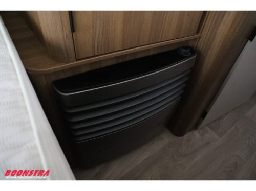 Eriba Touring 430 **NEW/NEU** Awning Transverse bed LMV photo: 21