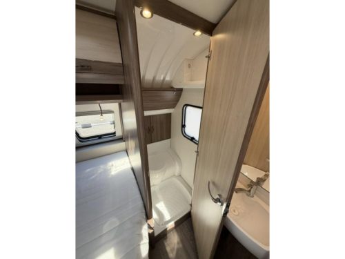 Hobby De Luxe 400 SFE Incl. Awning and Awning photo: 16