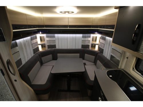 Hobby De Luxe Edition 460 UFE Top condition, Tall Refrigerator photo: 10